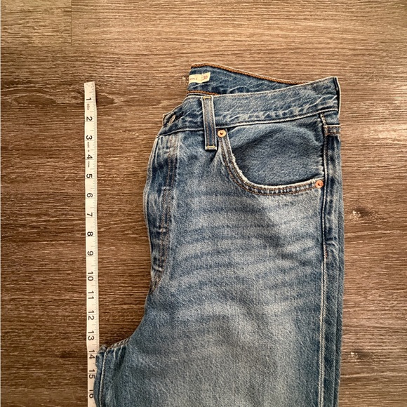 Levi's Women's Blue Distressed Boyfriend Jeans - Picture 5 of 5